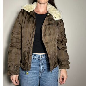 Burton Dutchess Insulated Snowboard Jacket with hood  Size Small
